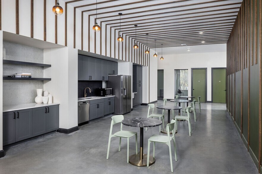 More Photos Of 3375 Oak Harbor Dr, Peachtree Corners Office For Sale