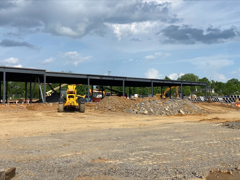 More Photos Of 108 Bonita Pky, Hendersonville Storefront For Lease