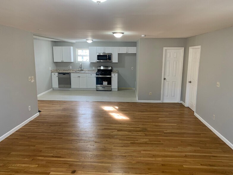 More Photos Of 443 Jackson Ave, Elizabeth Storefront Retail Residential For Sale