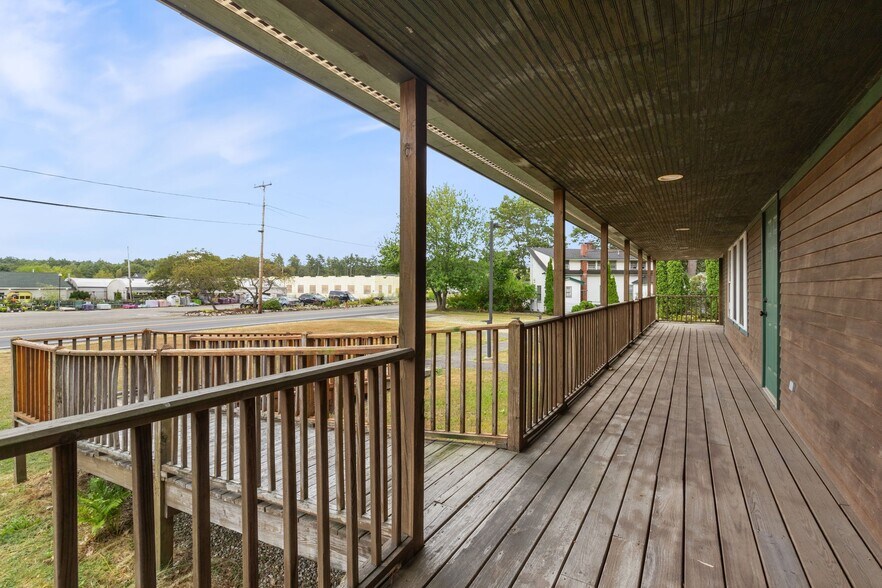 More Photos Of 204 Gray Rd, Cumberland General Retail For Sale