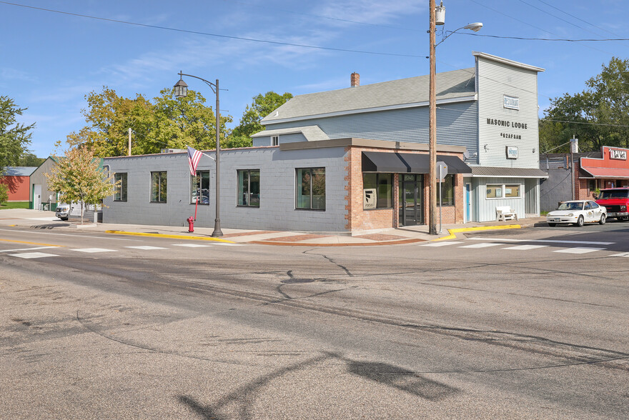 Primary Photo Of 8240 Bridge St, Rockford Medical For Sale