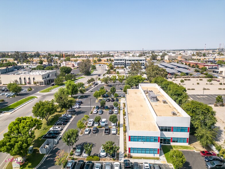 More Photos Of 3008 Sillect Ave, Bakersfield Medical For Lease