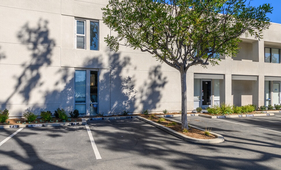 More Photos Of 711 W 17th St, Costa Mesa Light Manufacturing For Sale