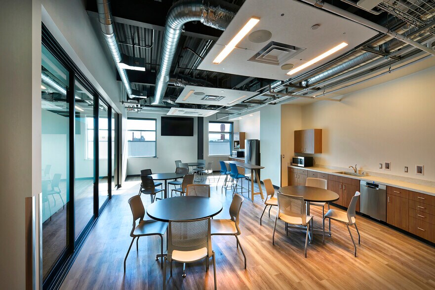 More Photos Of 12 N Sheridan St, Spokane Office For Lease