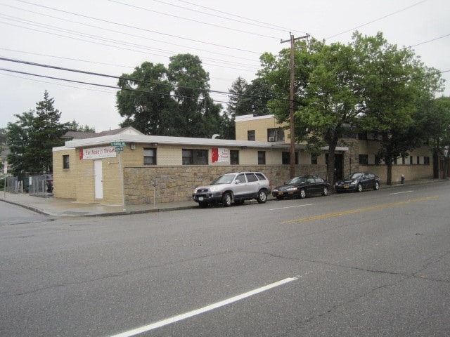 Primary Photo Of 76 S Central Ave, Valley Stream Medical For Lease