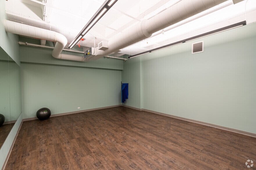 More Photos Of 400 Skokie Blvd, Northbrook Office For Lease