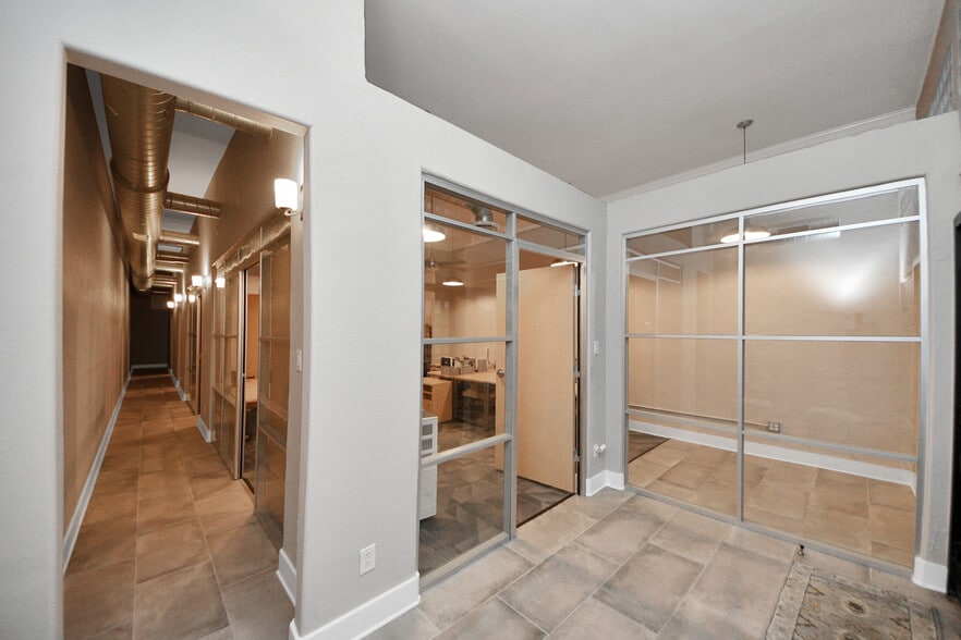 More Photos Of 4123 Highway 90, Brookshire Office For Sale