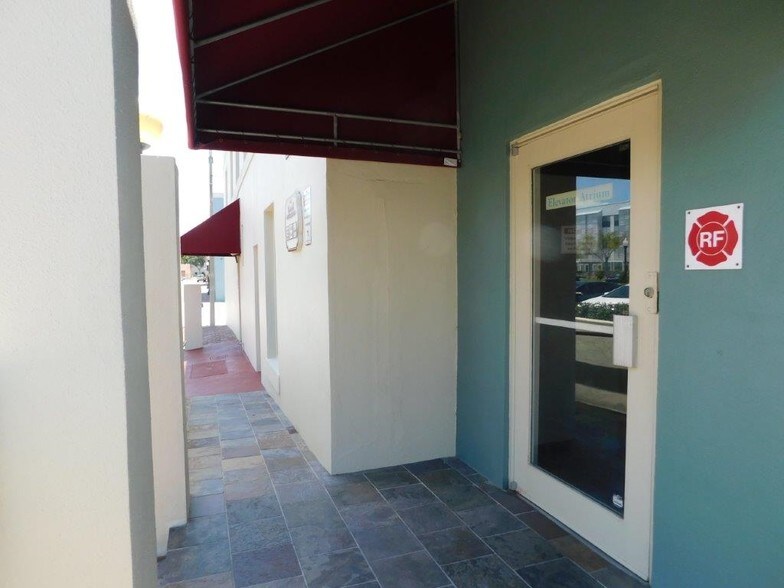 More Photos Of 120 E Pine St, Lakeland Office For Lease