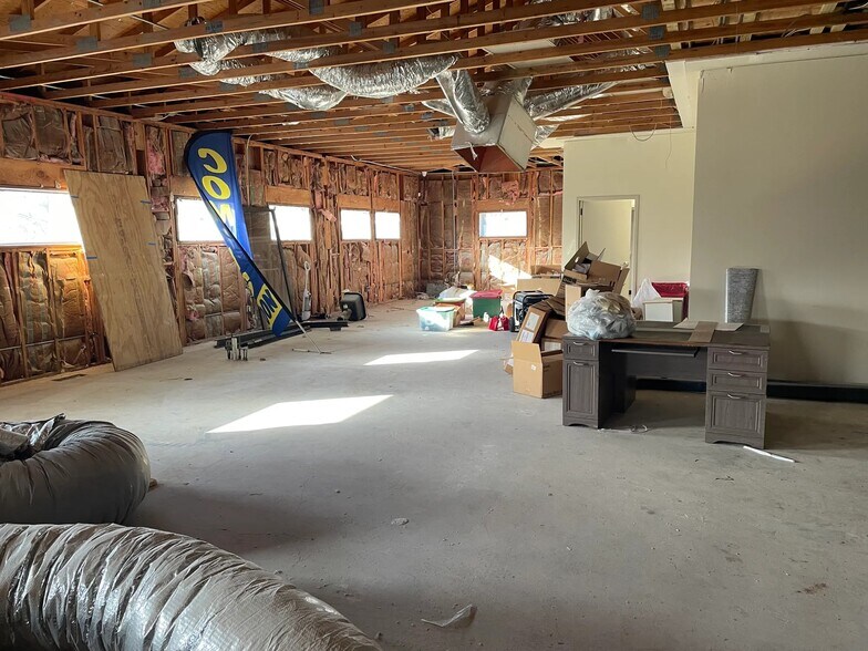 More Photos Of 12512 E 21st St, Tulsa Freestanding For Lease