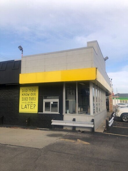More Photos Of 504 Manneheim Rd, Bellwood Storefront For Lease