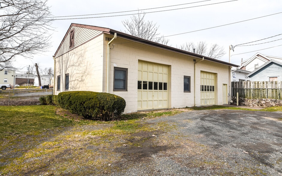 More Photos Of 309 Lynwood Ave, Jenkintown Warehouse For Sale