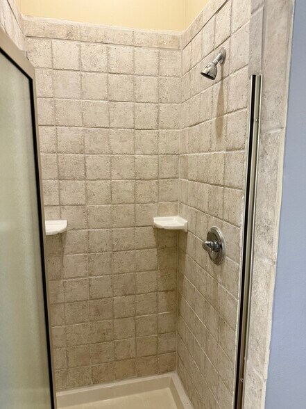 More Photos Of 101 E Market St, Smithfield Office For Lease