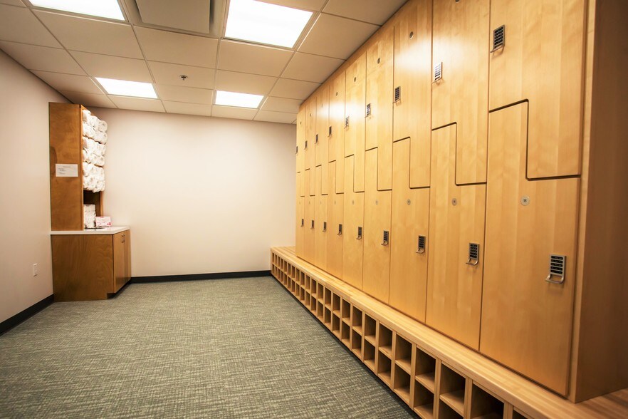 More Photos Of 303 W Wall St, Midland Office For Lease