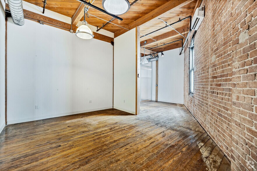 More Photos Of 1113 Vine St, Houston Loft Creative Space For Lease