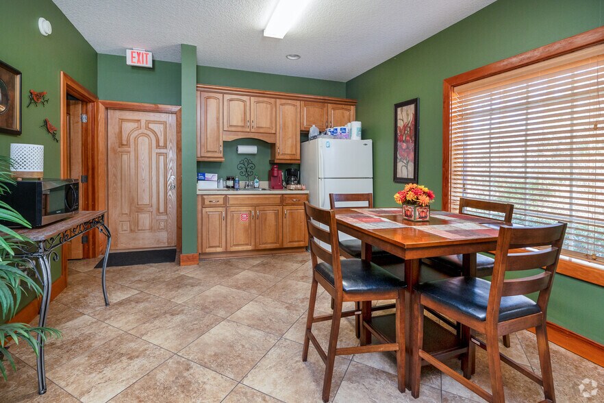 More Photos Of 450107-450115 State Road 200, Callahan Office For Lease