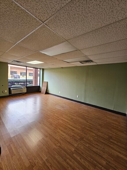More Photos Of 2630 Northgate Ave, Cumming Warehouse For Sale