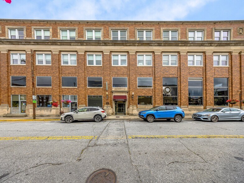 More Photos Of 401 N Main St, Hendersonville Storefront Retail Office For Sale