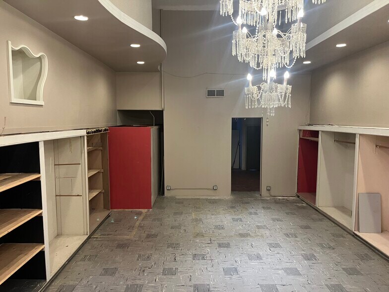 More Photos Of 266 Main St, Salinas Storefront Retail Office For Lease