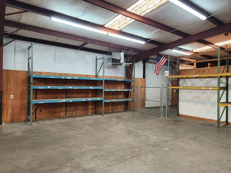 More Photos Of 1595 Commercial Ct, Jonesboro Warehouse For Sale