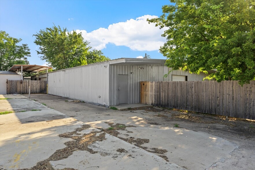 Primary Photo Of 200 N Lacy Dr, Waco Warehouse For Lease