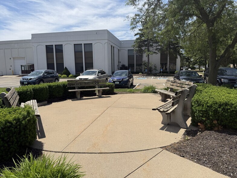 More Photos Of 2460 Kerper Blvd, Dubuque Warehouse For Lease
