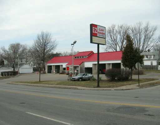 Primary Photo Of 1324 E Locust St, Davenport Carwash For Sale