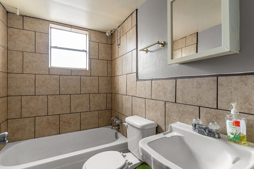 More Photos Of 1031 N Sumner St, Pampa Apartments For Sale