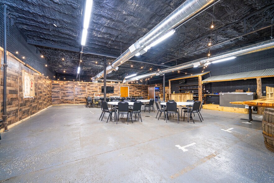 More Photos Of 367 State Highway 155 N, Gilmer Bar For Sale