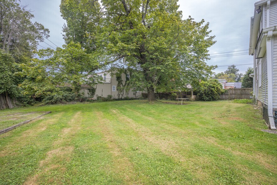 More Photos Of 913 Olney Sandy Spring Rd, Sandy Spring Office Residential For Sale