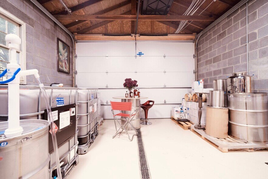 More Photos Of 1902 Jefferson Pike, Knoxville Lodge Meeting Hall For Sale