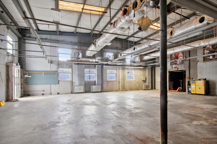 More Photos Of 5038 W Esplanade Ave, Metairie Freestanding For Lease