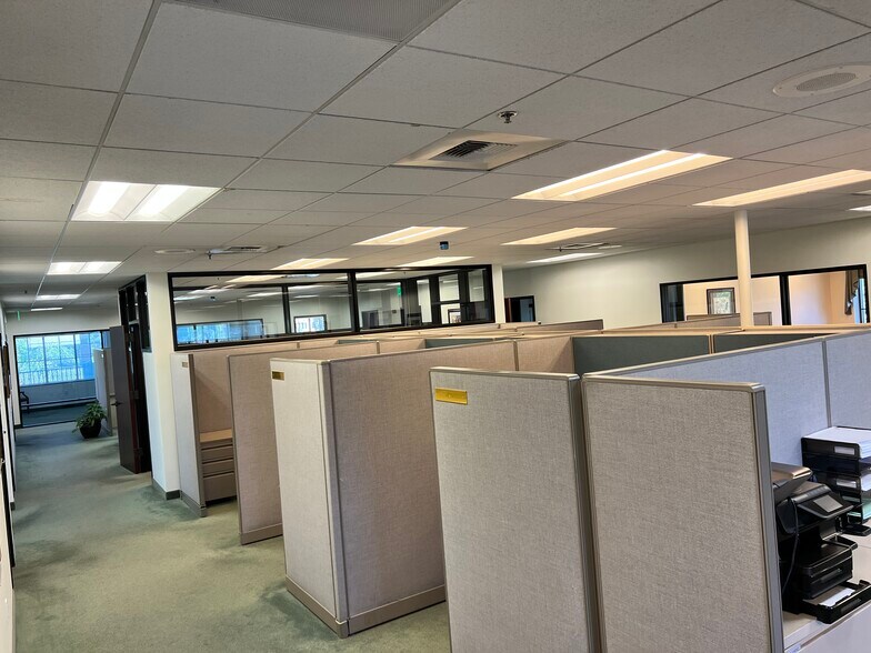 More Photos Of 2400 E Gonzales Rd, Oxnard General Retail For Lease