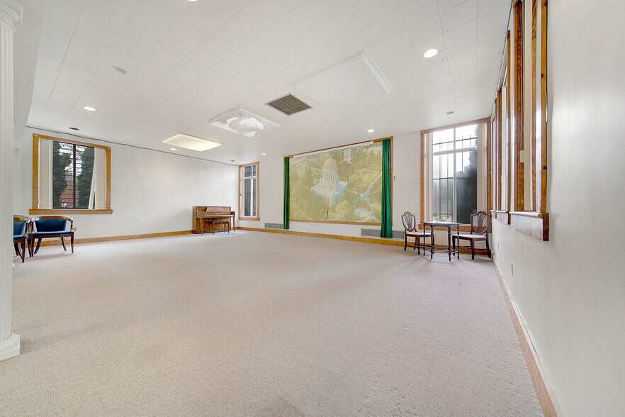 More Photos Of 19711 Greenfield Rd, Detroit Religious Facility For Sale