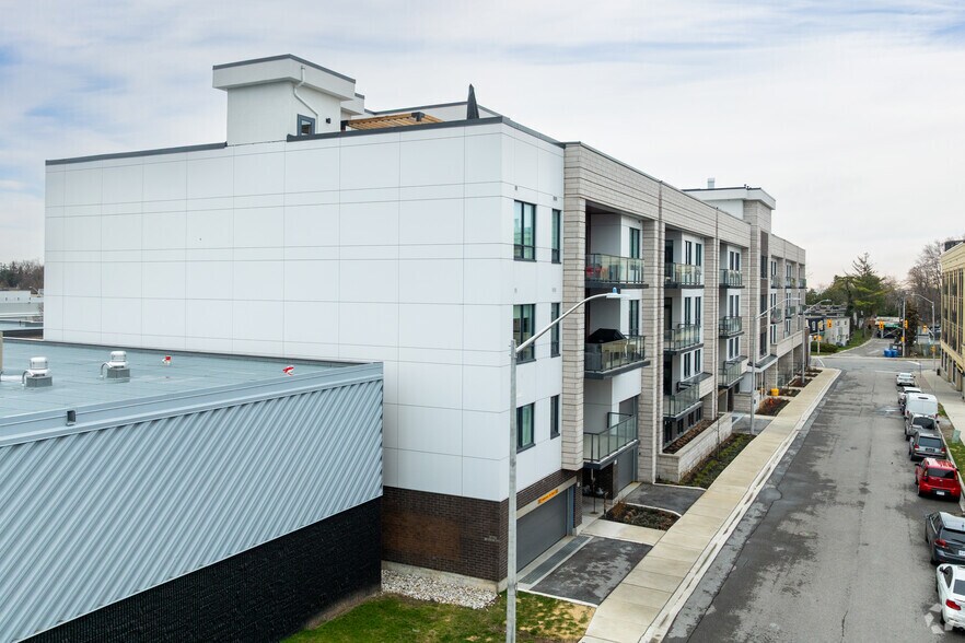 More Photos Of 123 Maurice Dr, Oakville Apartments For Lease