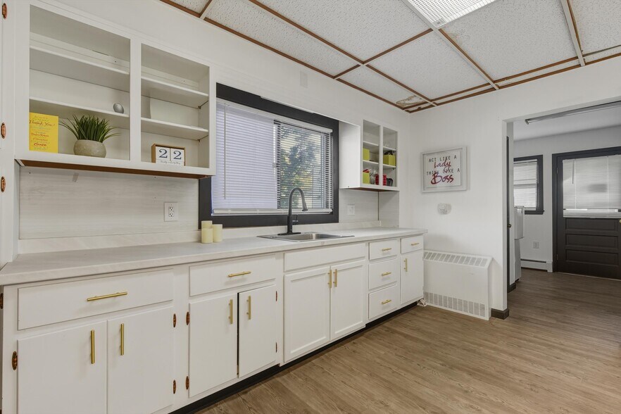 More Photos Of 460 Maple Ave, Saratoga Springs Storefront Retail Residential For Lease