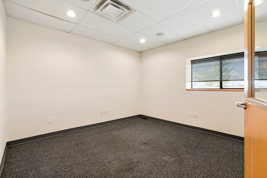 More Photos Of 1740 Skyway Dr, Longmont Warehouse For Sale