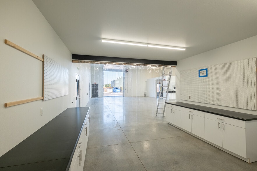 More Photos Of 2987 Ferry St SW, Albany Light Manufacturing For Lease