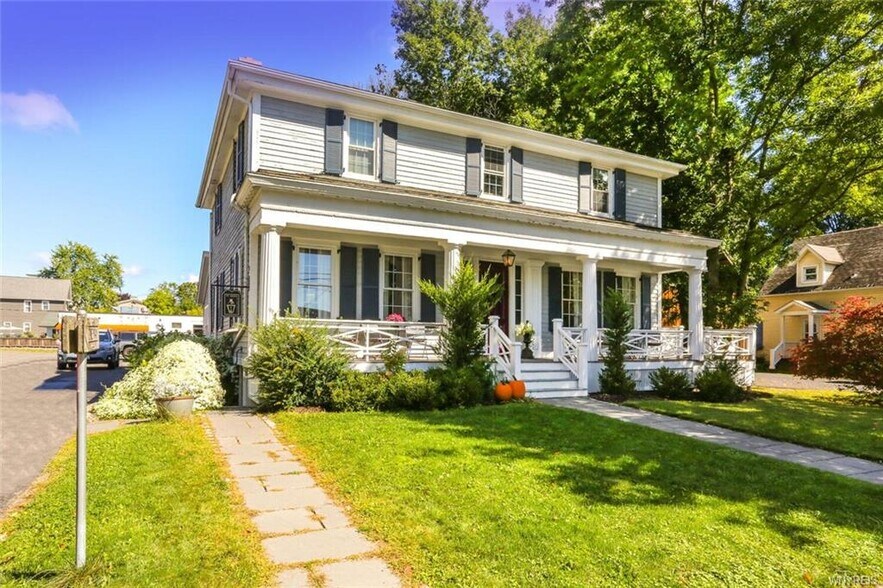 More Photos Of 644 Oakwood Ave, East Aurora Restaurant For Sale