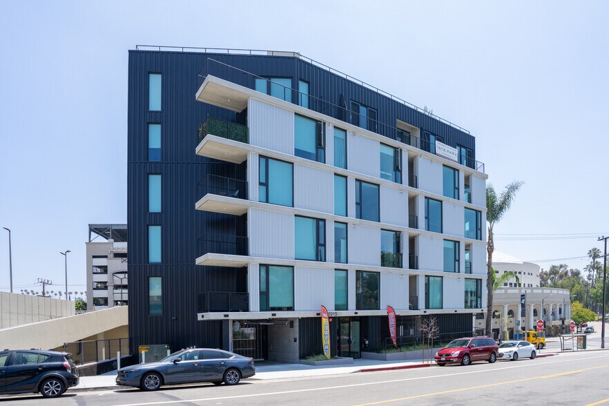 Primary Photo Of 1915 Park Avenue, Los Angeles Apartments For Sale