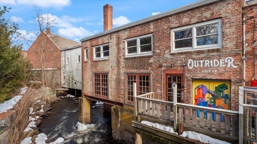 More Photos Of 35 Main St, Amesbury Storefront Retail Office For Sale