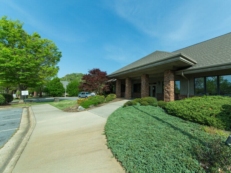 More Photos Of 900A Centrepark Dr, Asheville Medical For Sale