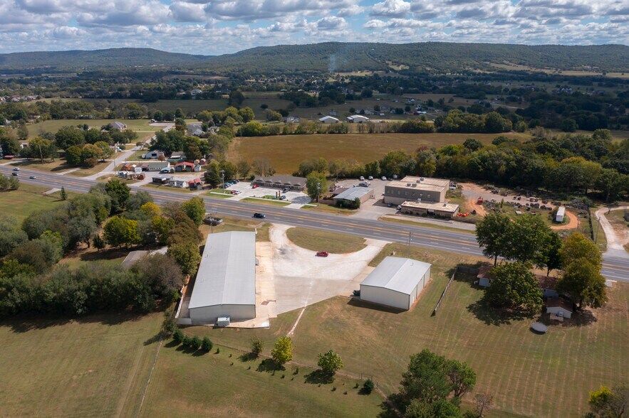 More Photos Of 2594 E Heritage Pkwy, Farmington Warehouse For Lease