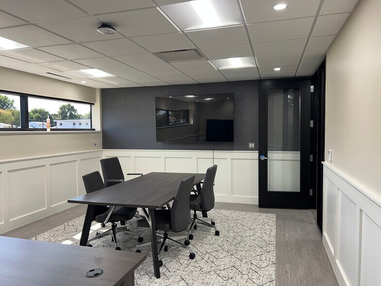 More Photos Of 20300 W 12 Mile Rd, Southfield Office For Lease