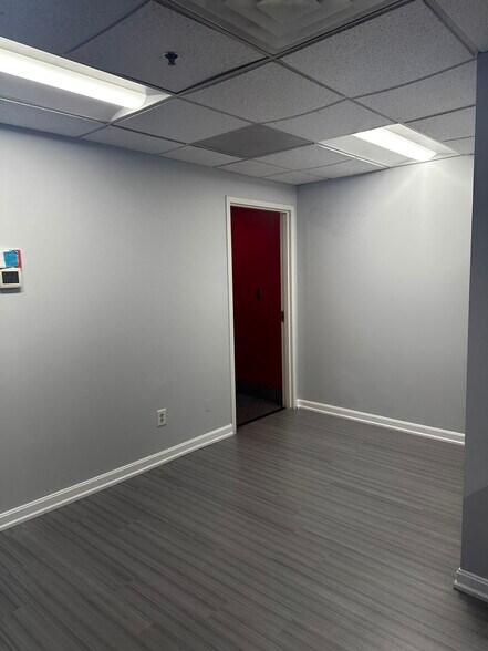 More Photos Of 5000 Transamerica Dr, Columbus Office For Lease