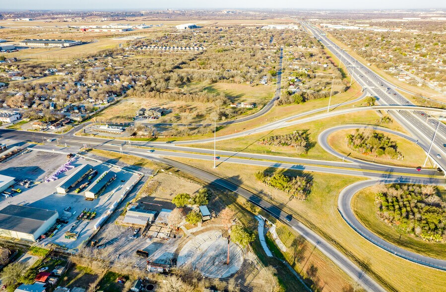 More Photos Of 1600 S General Mcmullen Dr, San Antonio Land For Lease