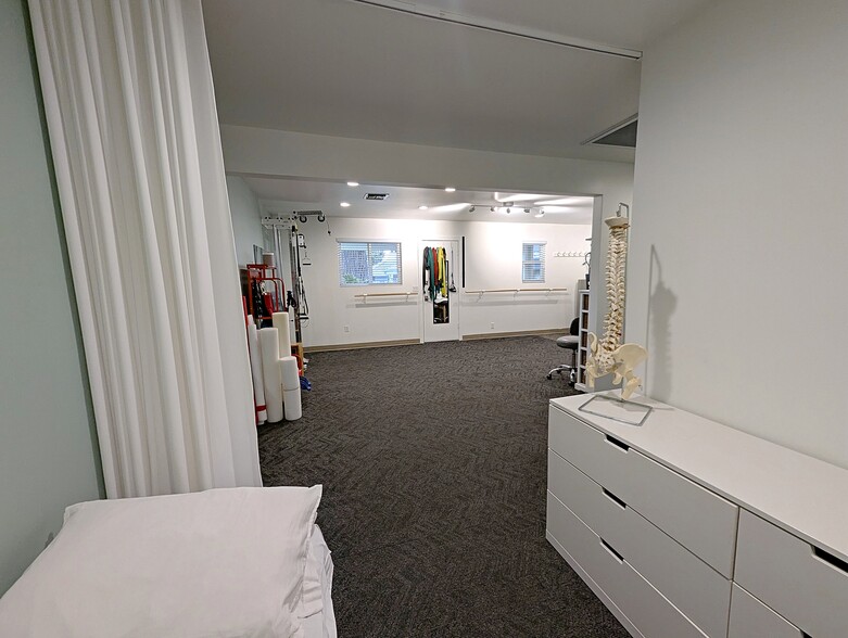 More Photos Of 465 March Ave, Healdsburg Medical For Sale