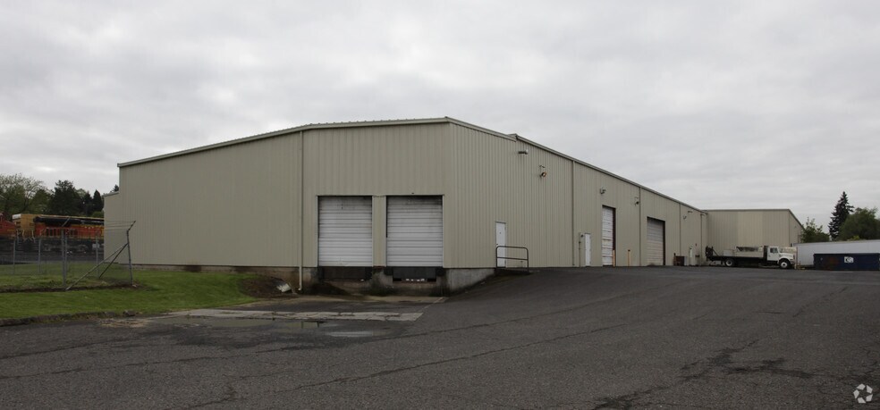 More Photos Of 1810 W 39th St, Vancouver Manufacturing For Sale