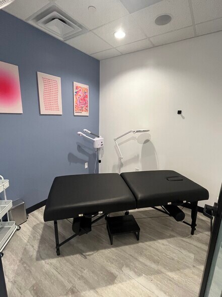 More Photos Of 5823 Prosperity Crossing, Charlotte General Retail For Lease