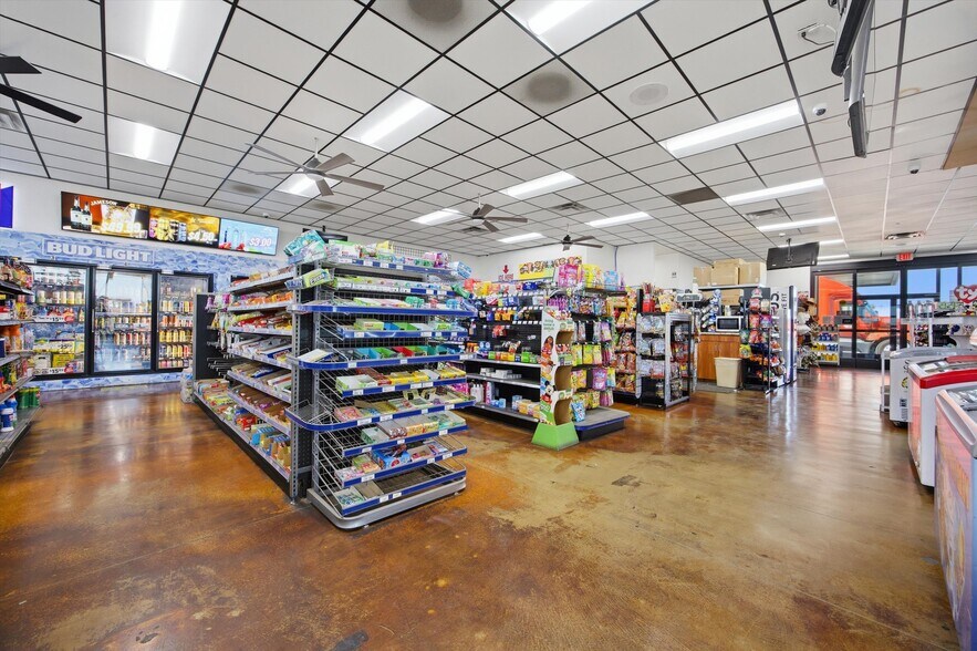 More Photos Of 2201 S Union Ave, Bakersfield Truck Stop For Sale