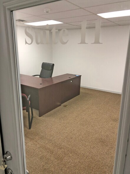 More Photos Of 556 Main St, Stroudsburg Office Residential For Lease